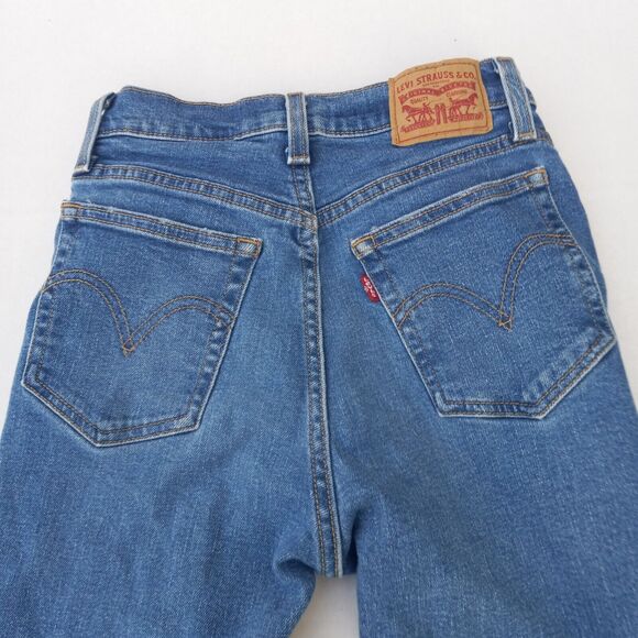 Levi Wedgie Straight Distressed Jeans-Size 25-Button Fly-Medium Wash-Mid Rise - Picture 7 of 11